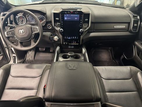 Used 2025 RAM 1500 Laramie w/ Sport Appearance Package AWD/4WD image 4