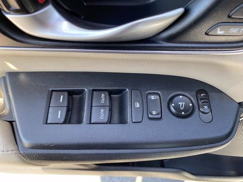 Used 2017 Honda CR-V EX-L image 19