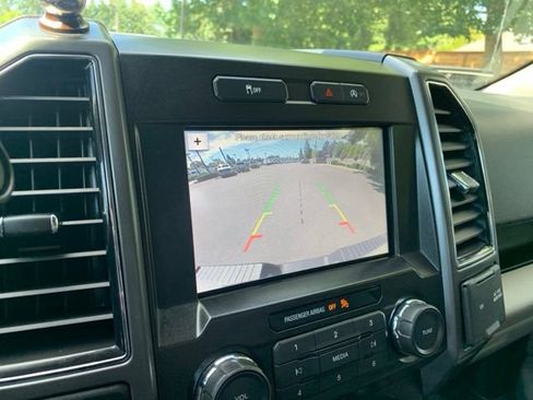 Used 2019 Ford F150 XLT w/ Equipment Group 302A Luxury AWD/4WD image 17