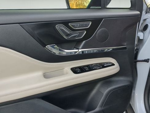 New 2026 Lincoln Corsair Reserve FWD image 12