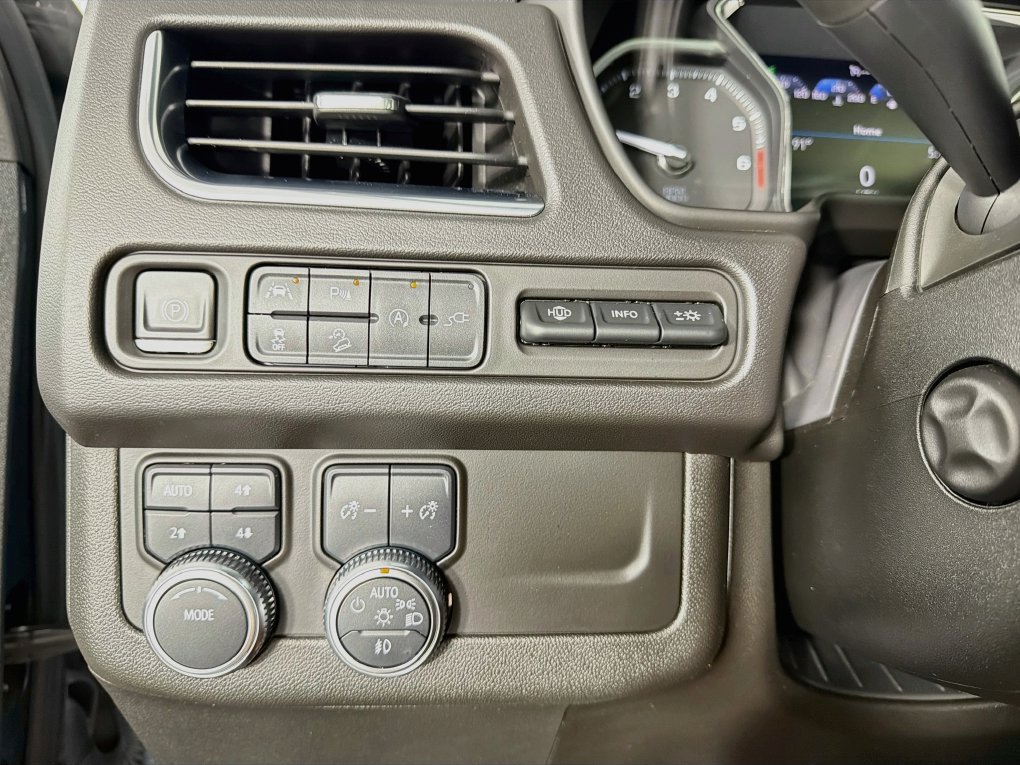 Used 2021 GMC Yukon AT4 w/ Technology Package AWD/4WD image 34