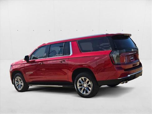 New 2025 Chevrolet Suburban Premier image 9