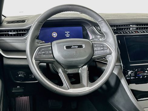 Used 2023 Jeep Grand Cherokee L Laredo AWD/4WD image 18