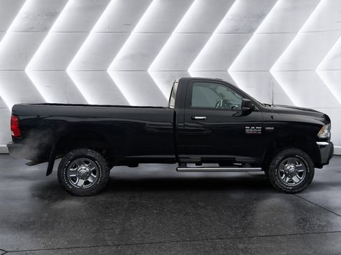 Used 2017 RAM 2500 SLT w/ Luxury Group image 7