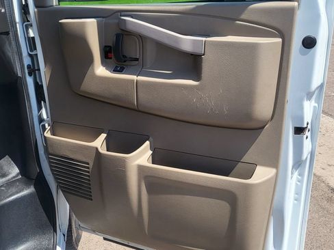 Used 2020 Chevrolet Express 2500 w/ Driver Convenience Package RWD image 18