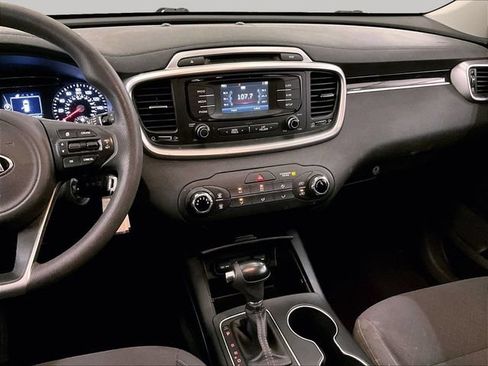 Used 2016 Kia Sorento FWD image 6