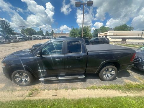 Used 2019 RAM 1500 Laramie w/ Sport Appearance Package AWD/4WD image 9