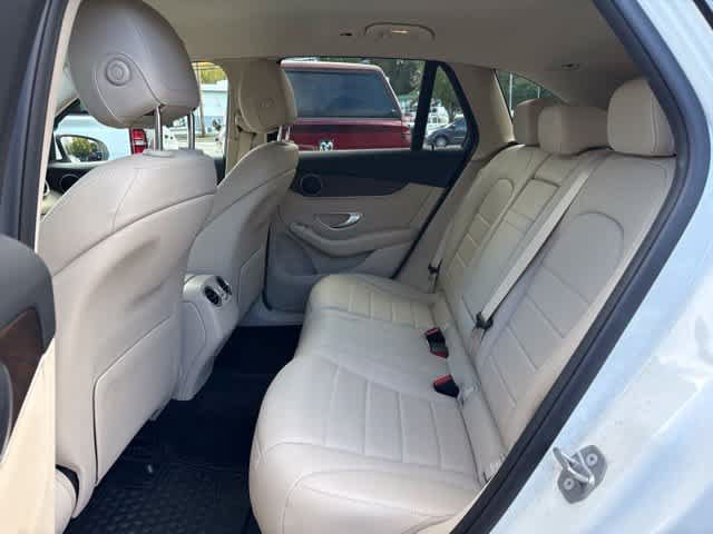 Used 2019 Mercedes-Benz GLC 300 4MATIC image 10