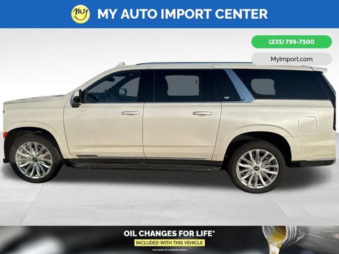 Used 2022 Cadillac Escalade ESV Luxury image 3