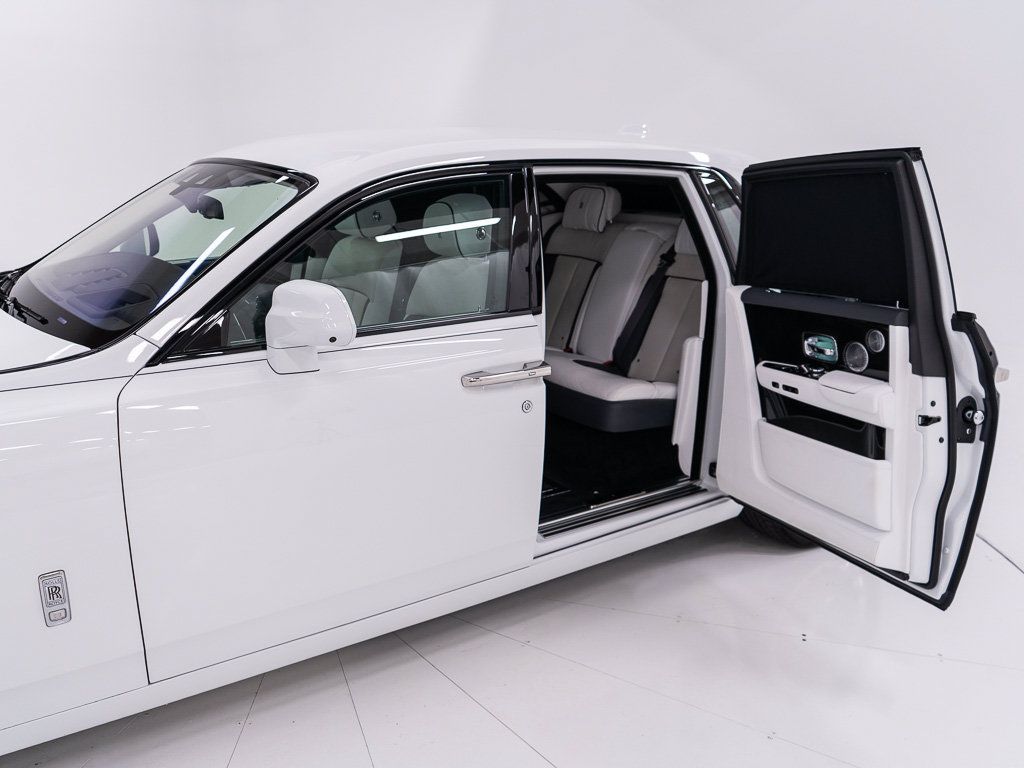 Certified 2023 Rolls-Royce Phantom Sedan RWD image 21