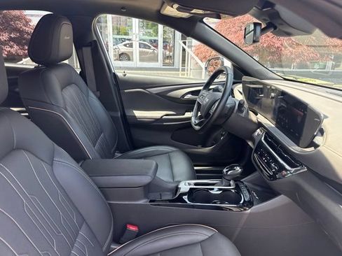New 2025 Buick Envista Sport Touring FWD image 27