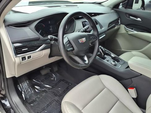Used 2022 Cadillac XT4 Premium Luxury w/ Enhanced Visibility Package FWD image 19
