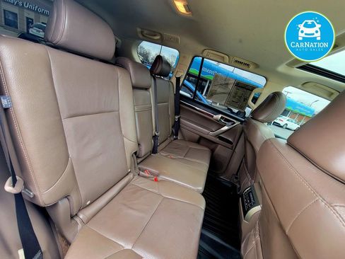 Used 2018 Lexus GX 460 Premium w/ Premium Package AWD/4WD image 12