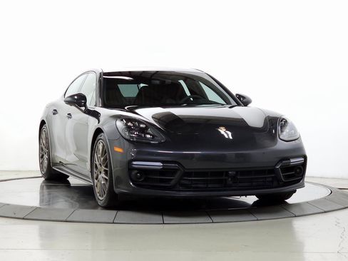 Used 2020 Porsche Panamera GTS image 11