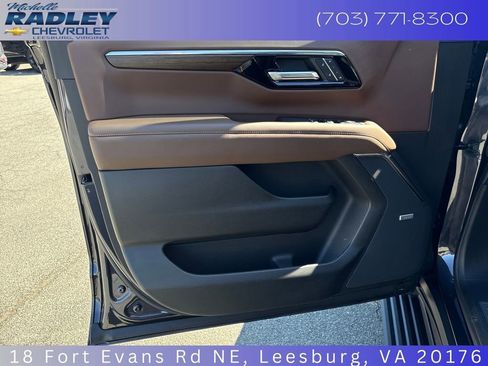 Used 2026 Chevrolet Suburban High Country image 13