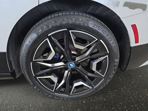 Used 2024 BMW iX xDrive50 w/ Premium Package AWD/4WD image 32