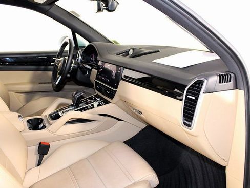 Certified 2023 Porsche Cayenne image 27