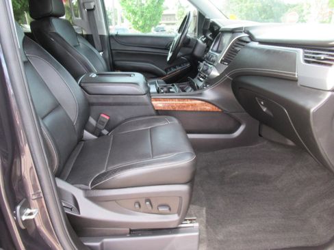 Used 2018 Chevrolet Tahoe Premier AWD/4WD image 10