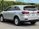 Used 2020 Kia Sorento L image 6