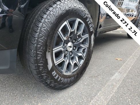 Used 2023 Chevrolet Colorado Z71 image 8