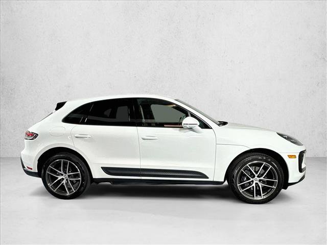 Certified 2026 Porsche Macan AWD/4WD image 8