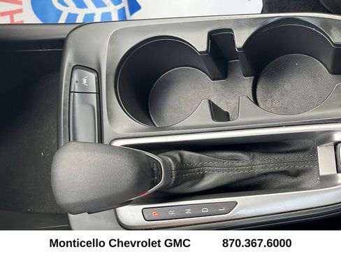 Used 2025 Chevrolet Trax LS image 18