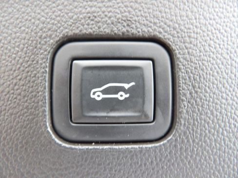 Used 2019 Buick Enclave Essence AWD/4WD image 26