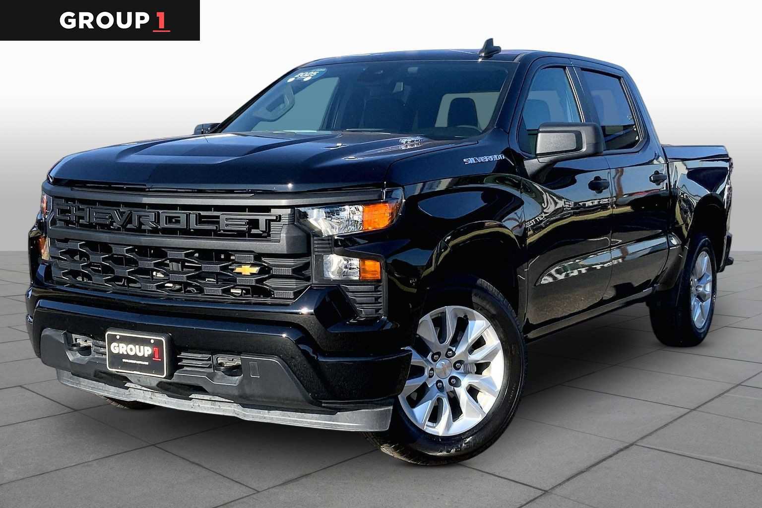 Used 2025 Chevrolet Silverado 1500 Custom RWD image 1
