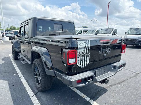 Used 2022 Jeep Gladiator Sport AWD/4WD image 3