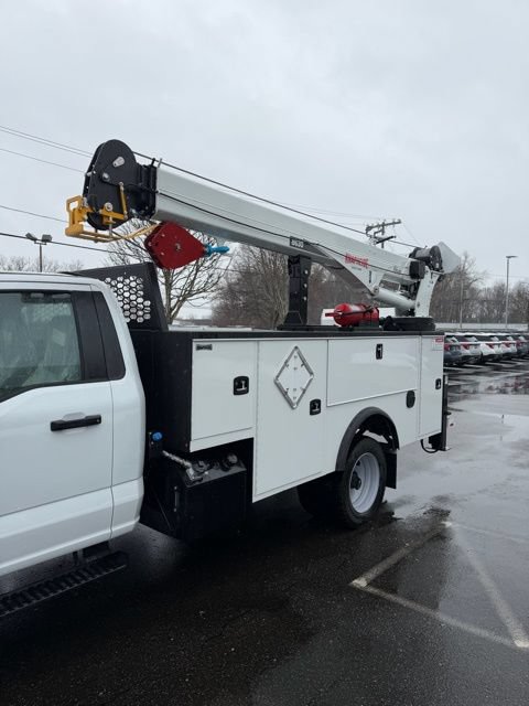 New 2025 Ford F550 4x4 Regular Cab Super Duty image 1