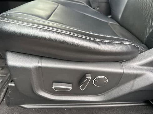 Used 2019 Ford F250 Lariat image 13