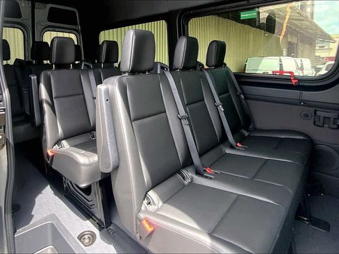 Used 2025 Mercedes-Benz Sprinter 2500 image 12