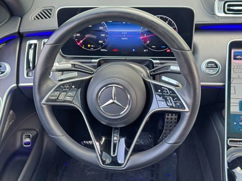 Used 2022 Mercedes-Benz S 500 4MATIC w/ AMG Line Package image 23