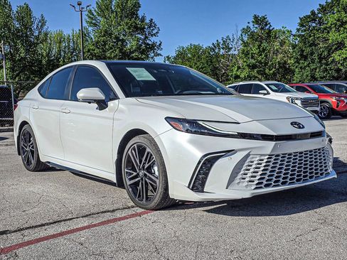 Used 2025 Toyota Camry XSE w/ Premium Plus Package image 1