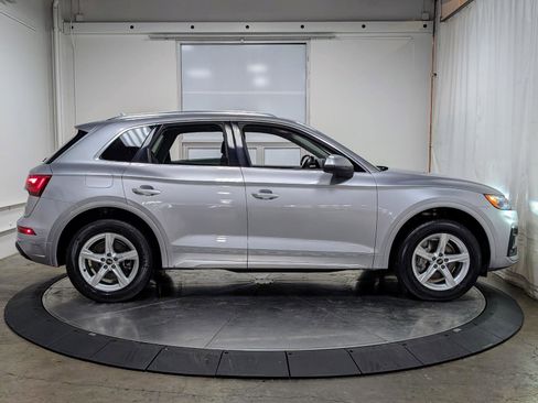 Used 2023 Audi Q5 Premium w/ Convenience Package image 10