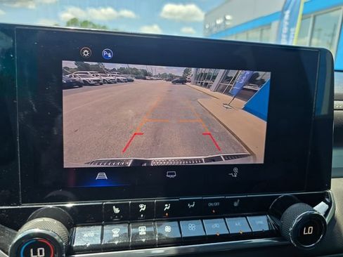 Used 2024 Chevrolet Colorado LT w/ LT Convenience Package III RWD image 21