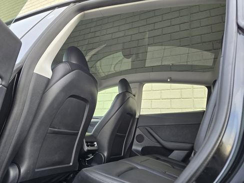 Used 2023 Tesla Model Y Long Range image 30