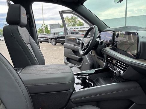 New 2026 Chevrolet Tahoe High Country AWD/4WD image 32
