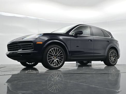 Certified 2023 Porsche Cayenne AWD/4WD image 24
