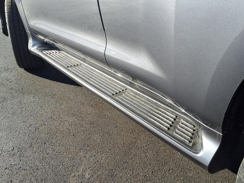 Used 2023 Lexus GX 460 Premium w/ Accessory Package image 39