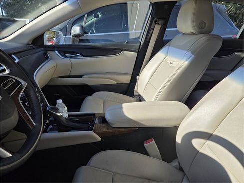 Used 2018 Cadillac XTS image 5