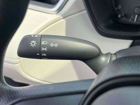 Certified 2023 Toyota Corolla Cross L image 19