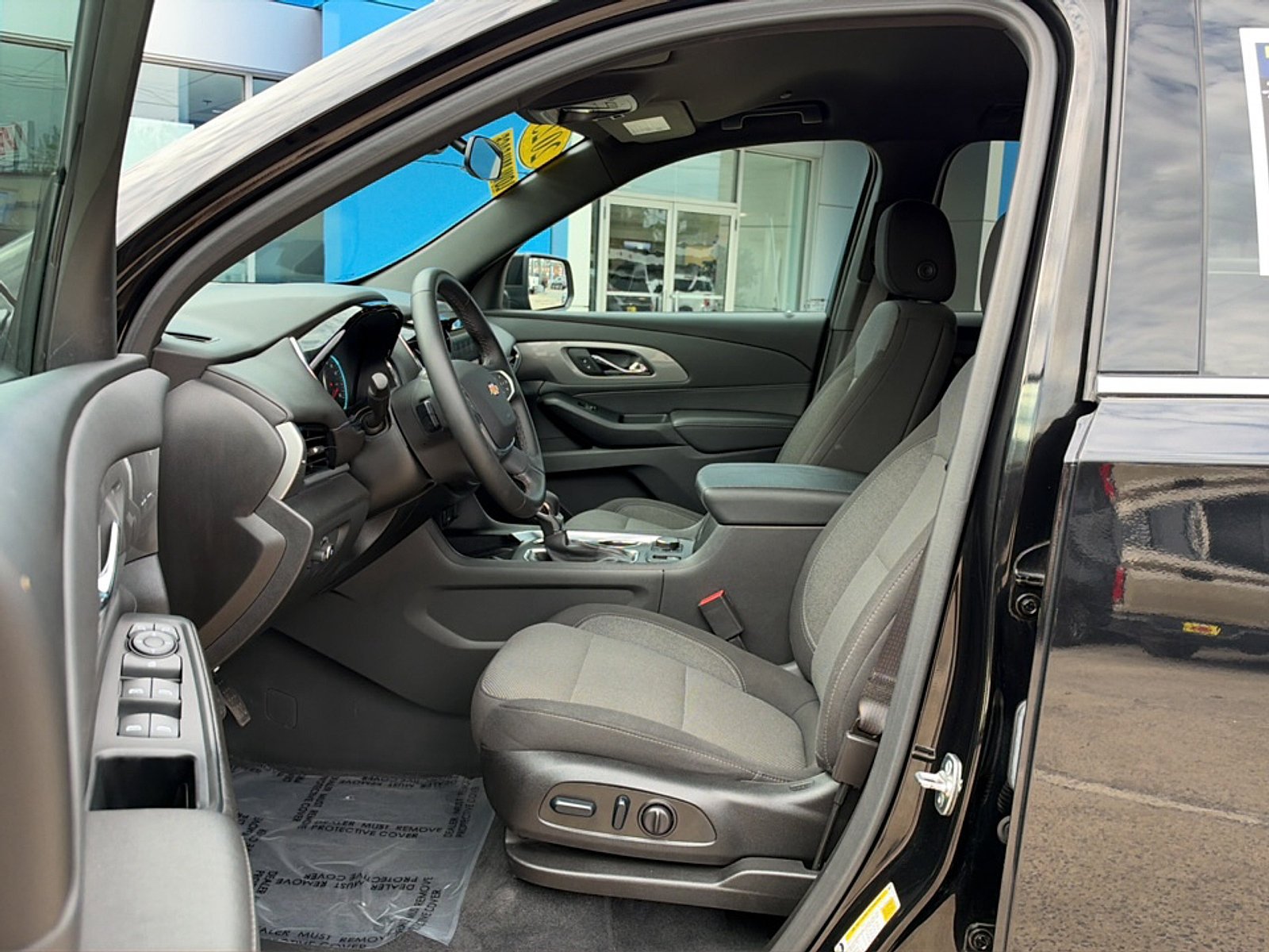 Used 2023 Chevrolet Traverse LT FWD image 12