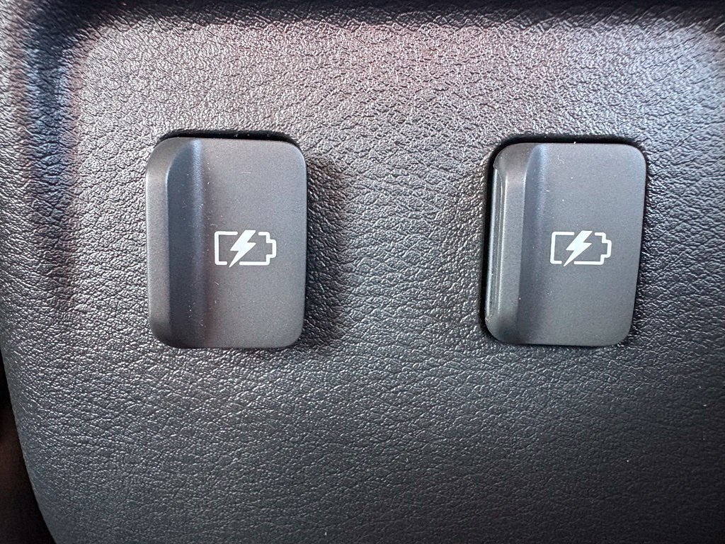 Used 2023 Nissan Kicks SR w/ SR Premium Package FWD image 20
