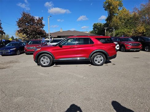 Certified 2022 Ford Explorer XLT w/ Equipment Group 202A image 8