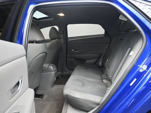 Used 2025 Hyundai Elantra SEL FWD image 25