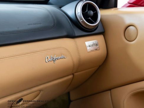 Used 2010 Ferrari California RWD image 16