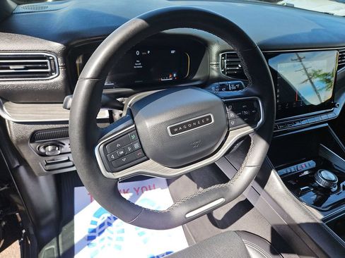 Used 2024 Jeep Wagoneer Series II w/ Flexible Seating Group AWD/4WD image 14