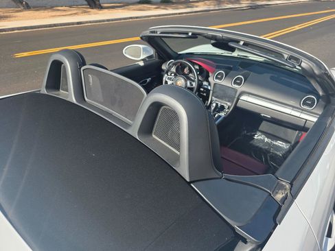 Used 2017 Porsche 718 Boxster RWD image 21