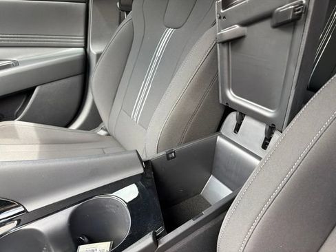 New 2025 Hyundai Elantra SEL FWD image 37